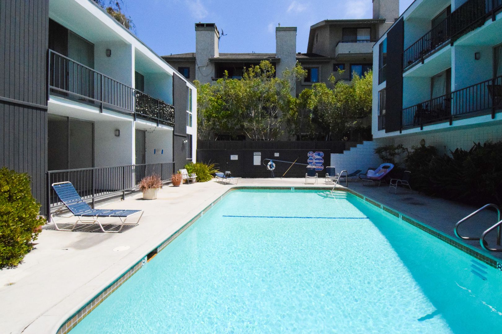 Santa Monica Apartment: 2643 Centinela Ave.