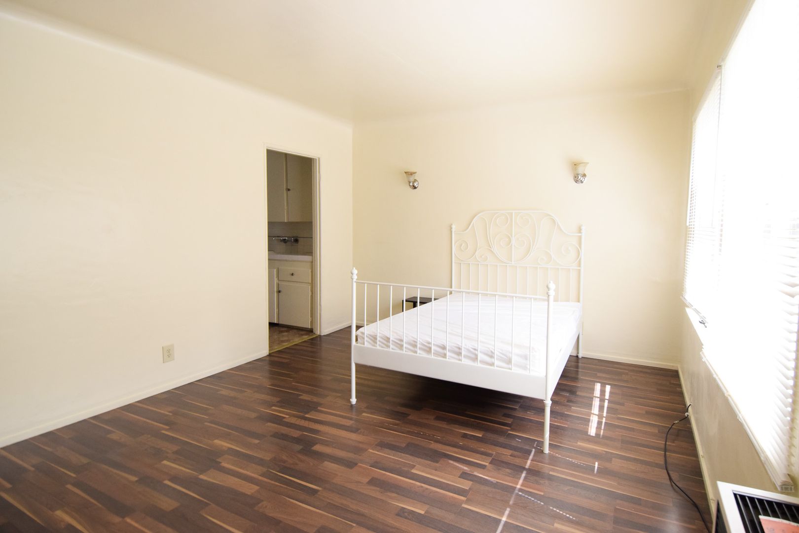 Los Angeles Apartment: 807 W. 30th St.