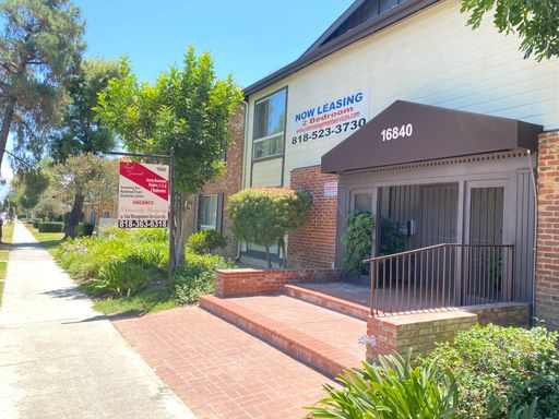 BIG BEAUTIFUL STUDIO 1 BATH IN GRANADA HILLS Move in Special Rent - $1395!! – photo 1