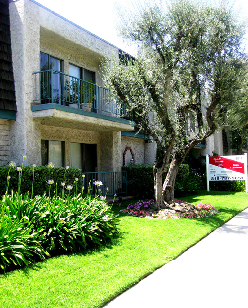 Van Nuys Apartment: 6611 Haskell  Avenue