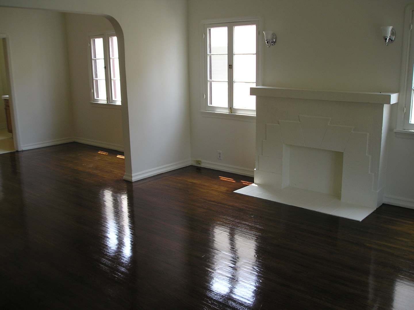 Los Angeles Apartment: 428-430 1/2 North Curson Ave