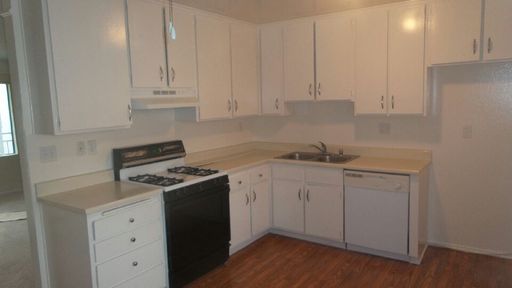 One Bedroom Apartment available in Northridge coming soon!! – photo 1