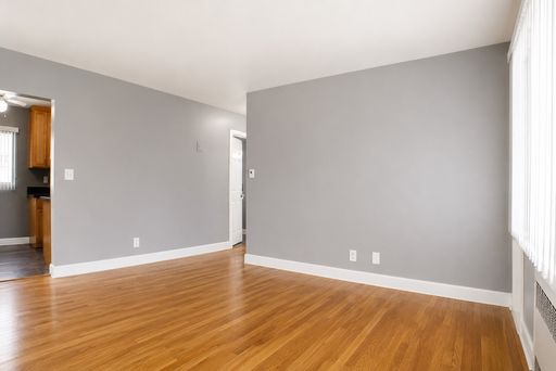 NOHO SPACIOUS 1 BEDROOM UPPER WITH REAL HARDWOOD FLOORS! – photo 1