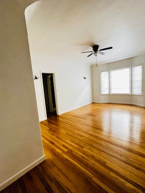 Newly Remodeled Single / Walking distance to Mid-Wilshire – photo 1