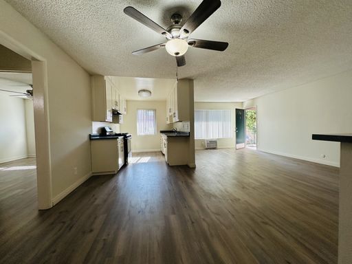 Spacious 1 Bed / 1 Bath Apartment in Van Nuys – Parking + Swimming Pool
