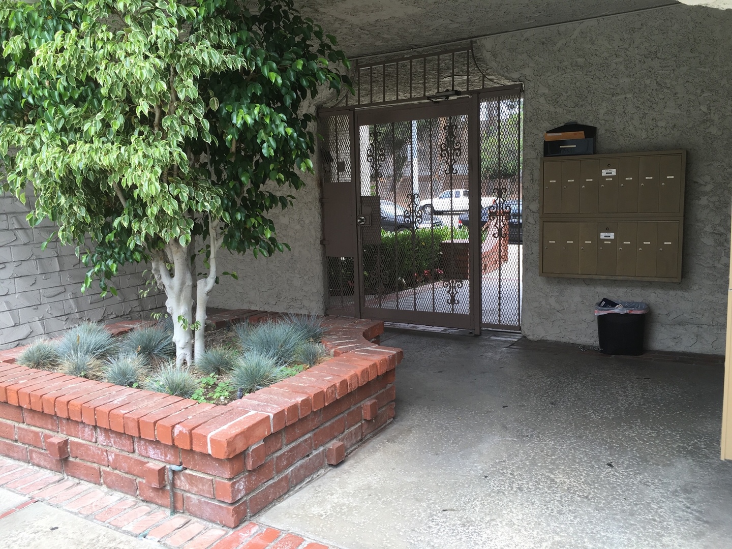 Van Nuys Apartment: 6611 Haskell  Avenue