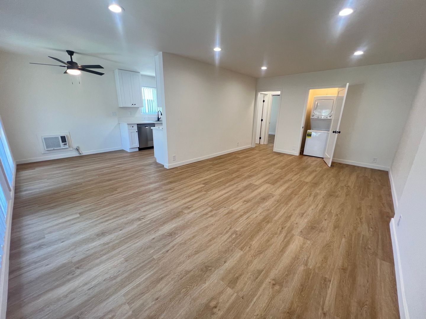Studio City Apartment: 12800 Moorpark Street