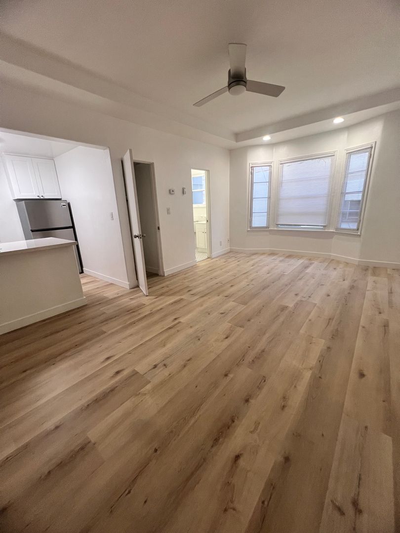 Los Angeles Apartment: 821 S. Wilton Place