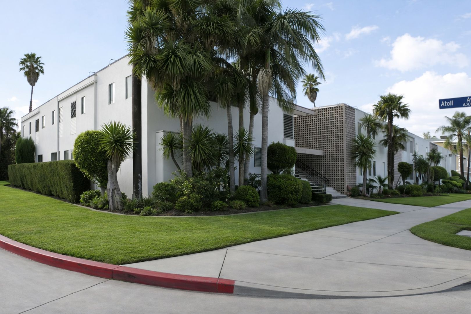 Van Nuys Apartment: 13210 Victory Blvd.