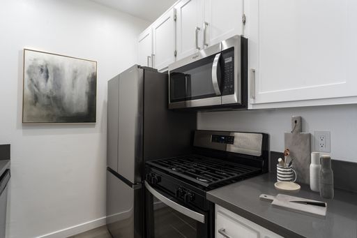 1325 N. Siera Bonita #112, Los Angeles, CA 90046