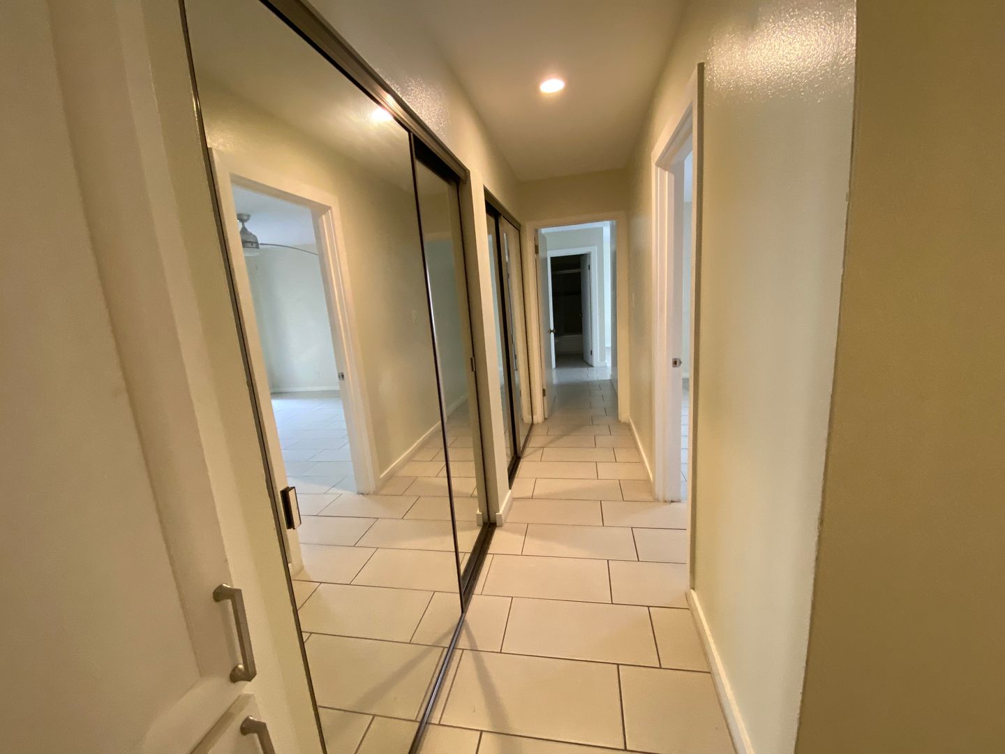 Tarzana Apartment: 5665 Reseda Blvd.
