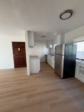 Spacious 1 BR - North Hollywood – photo 1