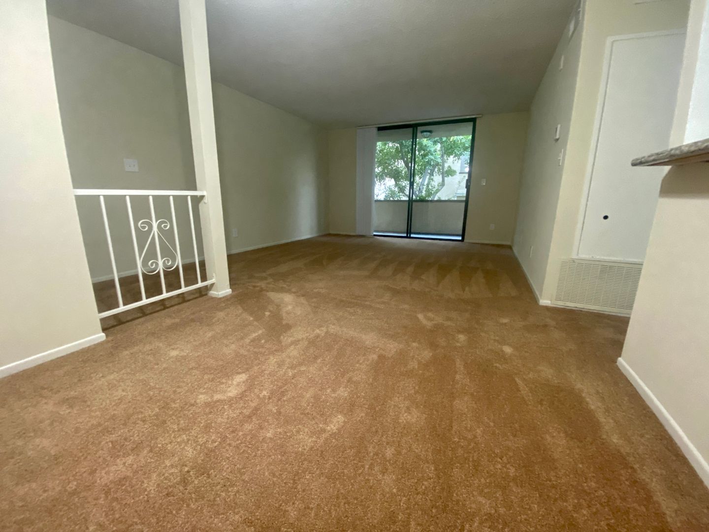 North Hollywood Apartment: 10822 Otsego Street
