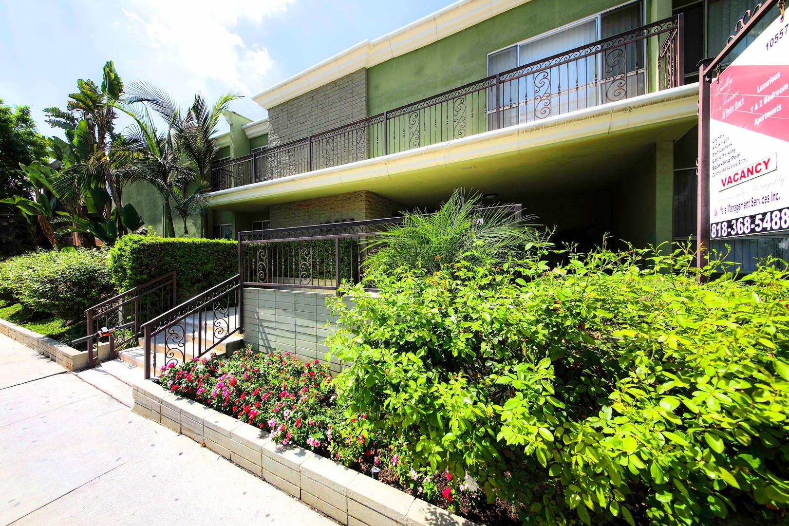 Porter Ranch Apartment: 10557 Lindley Ave.