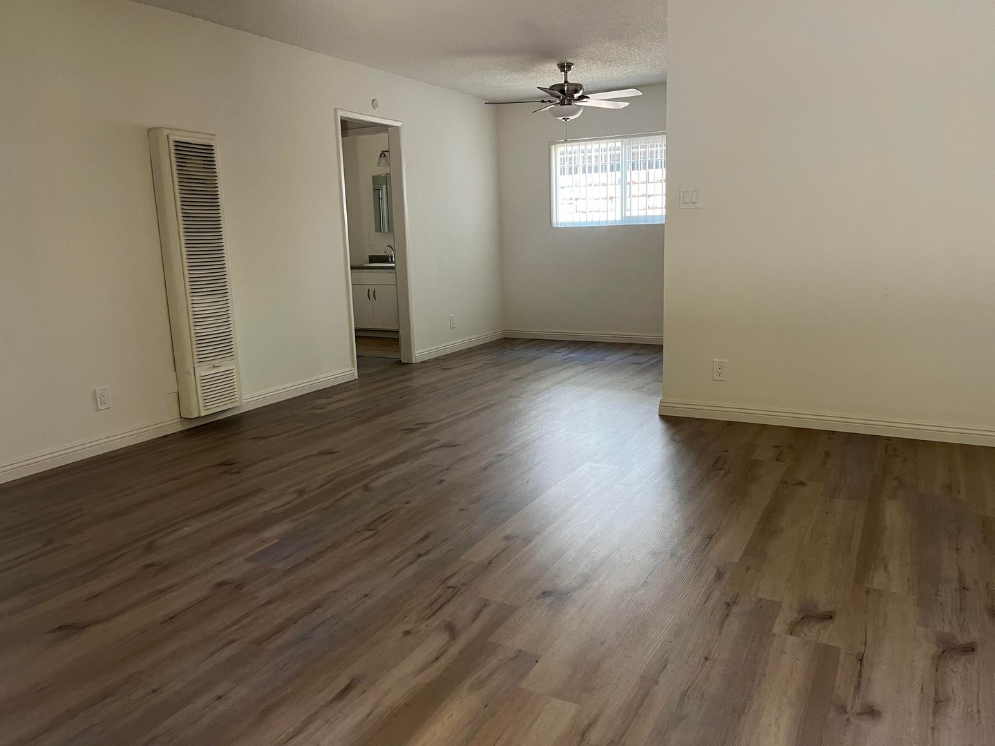 No. Hollywood Apartment: 7616 Fulton Avenue