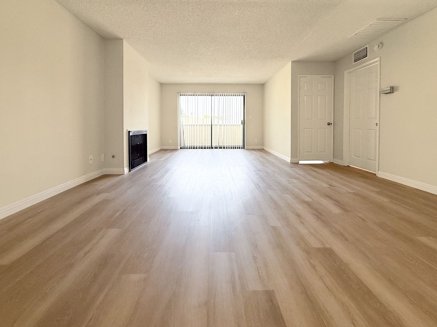 Van Nuys Apartment: 13733 Burbank Blvd.