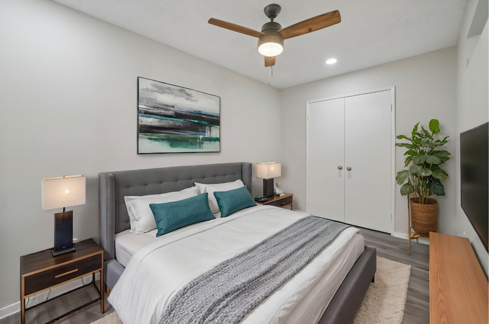 Van Nuys Apartment: 14420 Vose Street