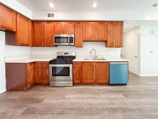 Fully Renovated 2+2 with Balcony – photo 1