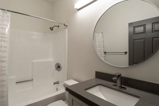 1325 N. Siera Bonita #112, Los Angeles, CA 90046