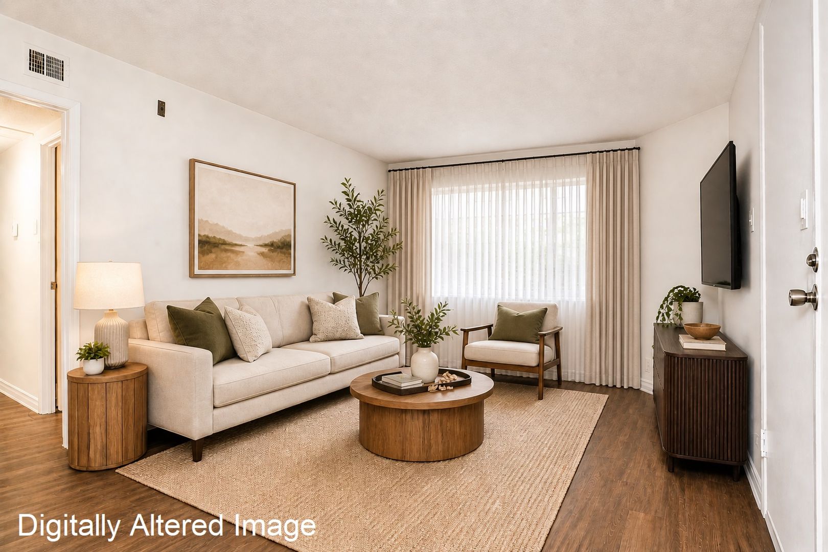 Los Angeles Apartment: 2330 North Cahuenga Blvd