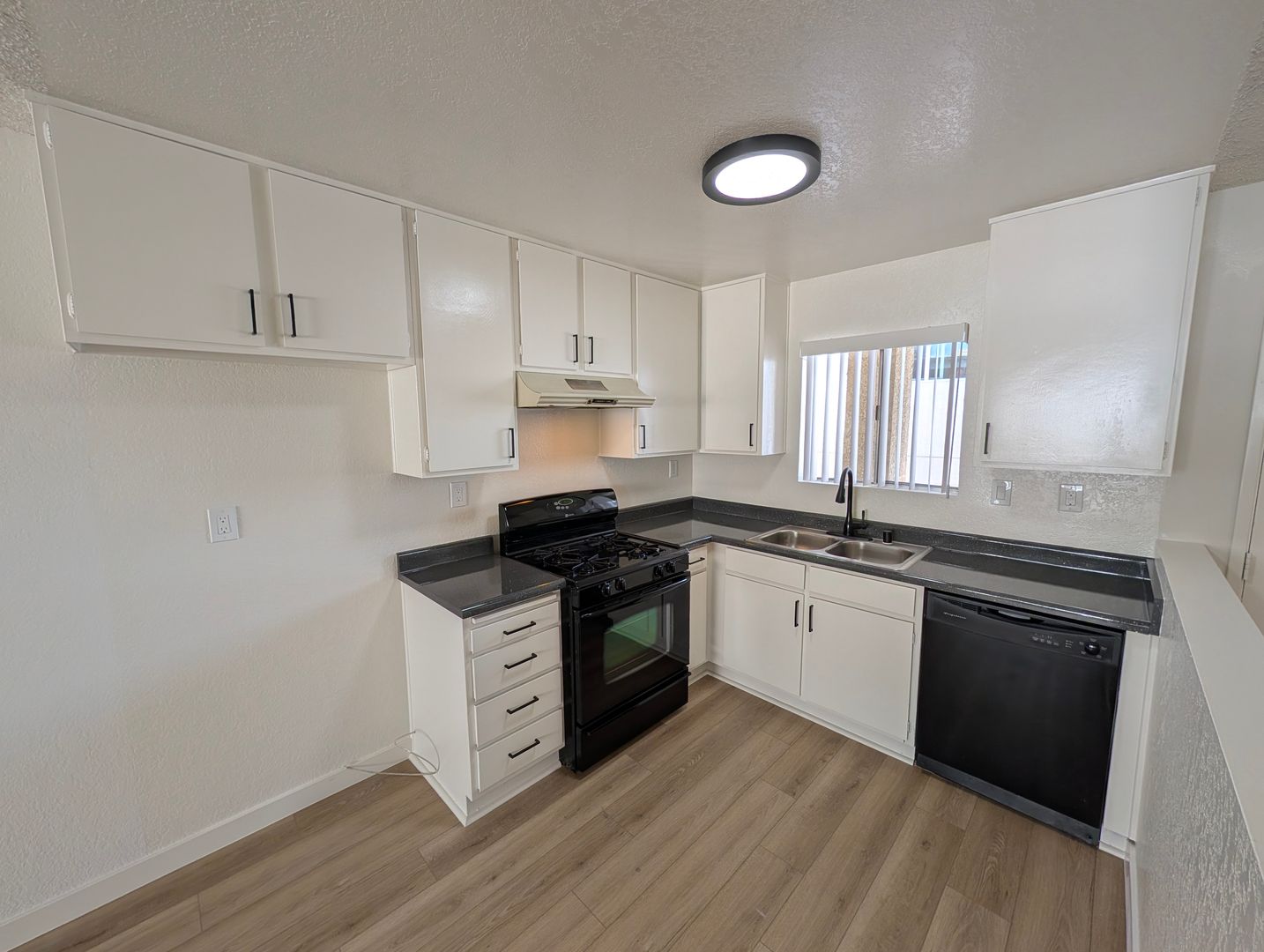 Sherman Oaks Apartment: 4514 Fulton Ave