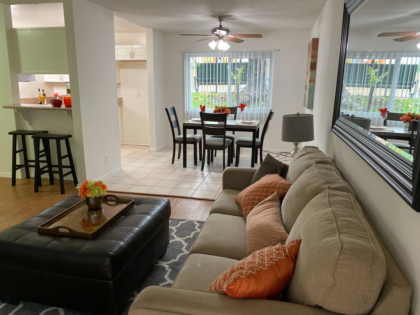 Canoga Park Apartment: 8700 Topanga Canyon Blvd