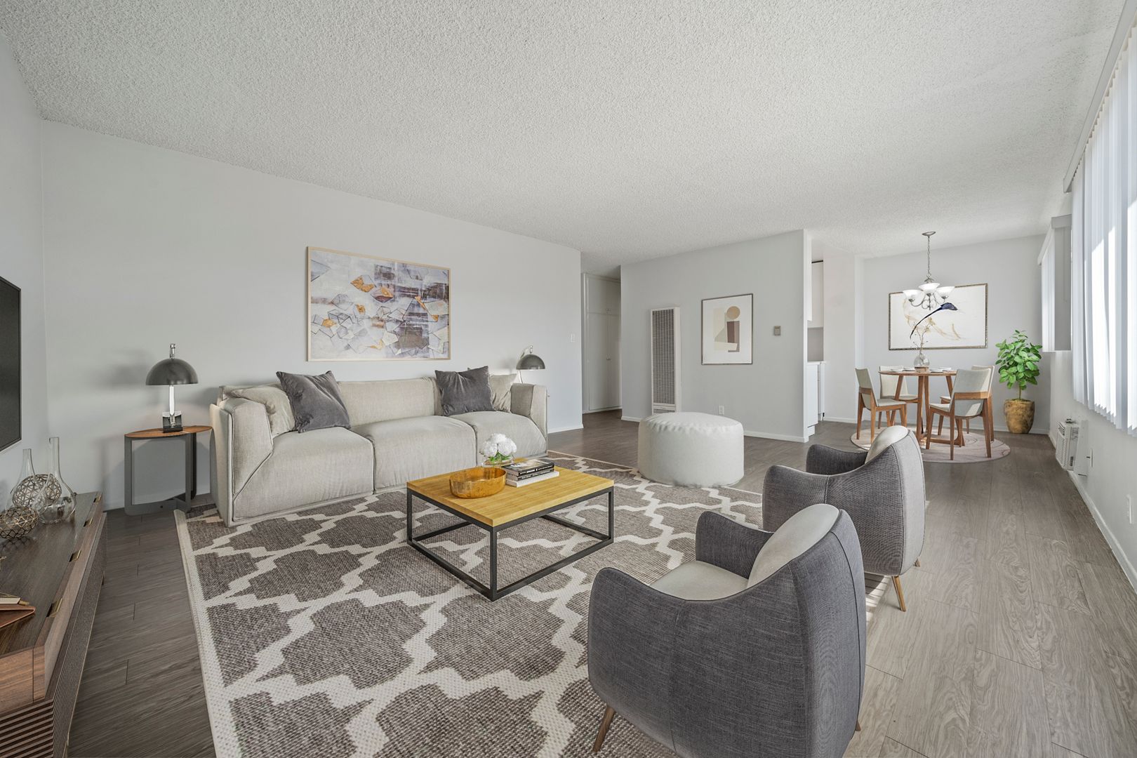 North Hollywood Apartment: 6938 Coldwater Canyon