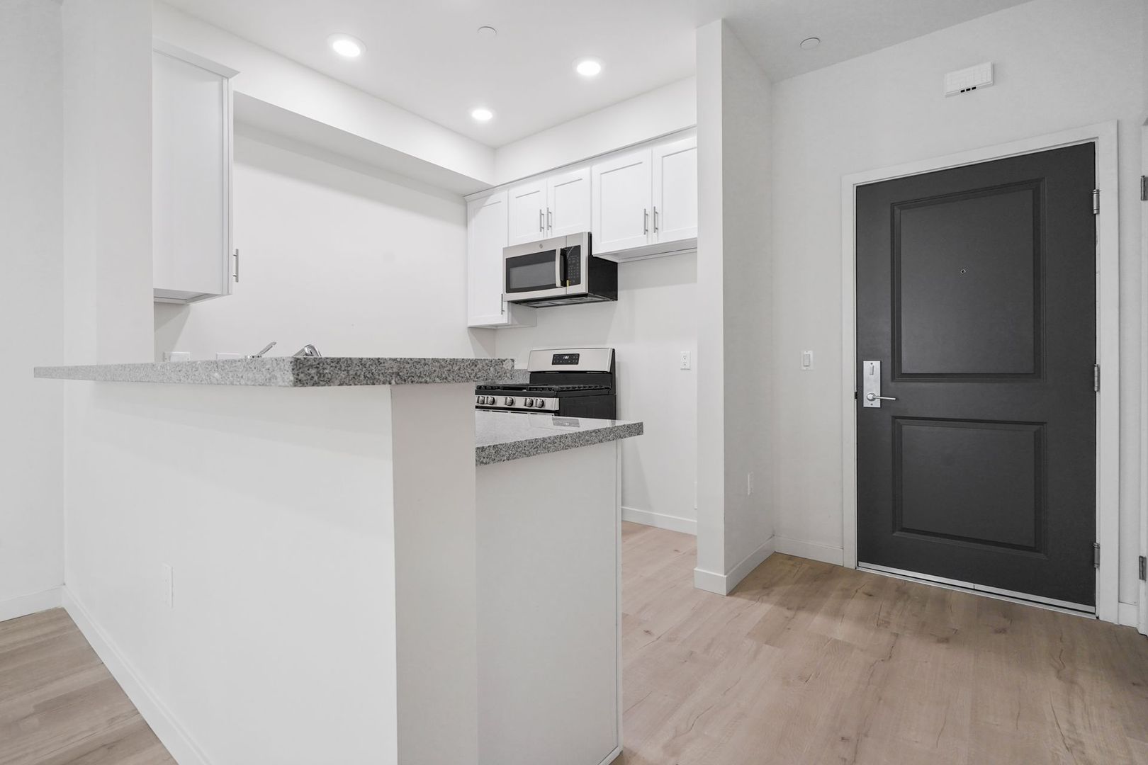 North Hills Apartment: 8444 Columbus Ave