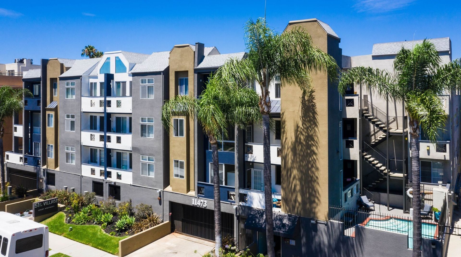 North Hollywood Apartment: 11473 Riverside Drive