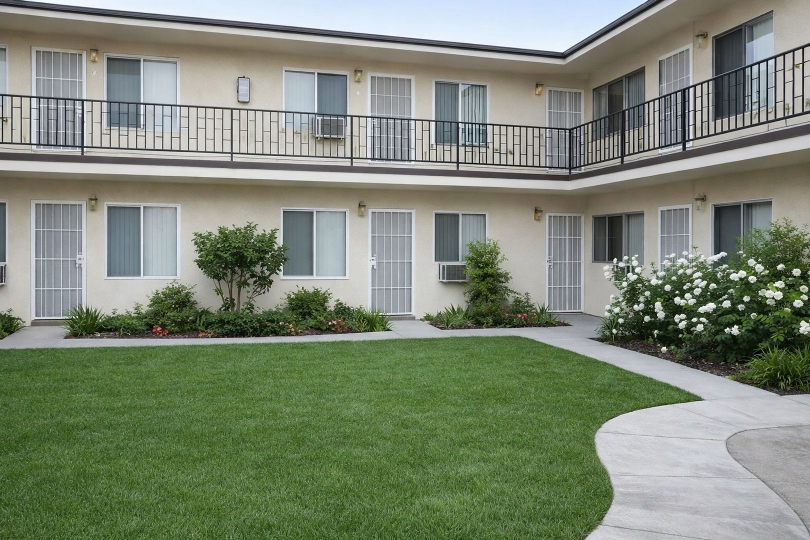 Van Nuys Apartment: 15963 Sherman Way