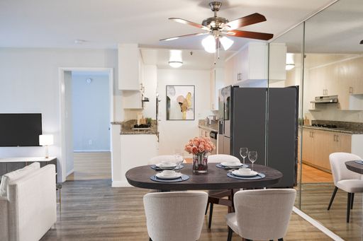 SPACIOUS 2 BR + 2 BA LOCATED IN THE HEART OF TARZANA!!! – photo 1