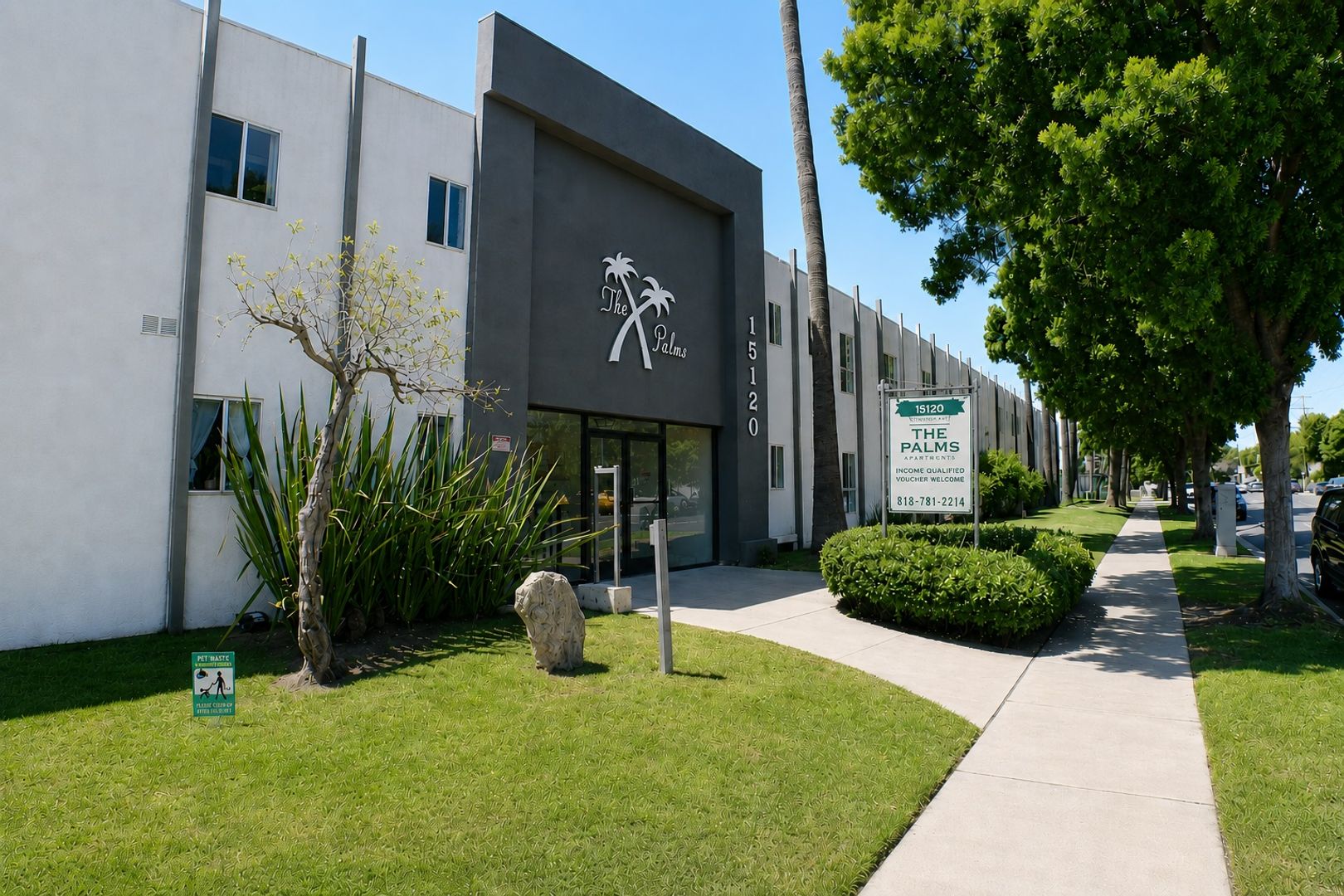 Van Nuys Apartment: 15120 Victory Blvd