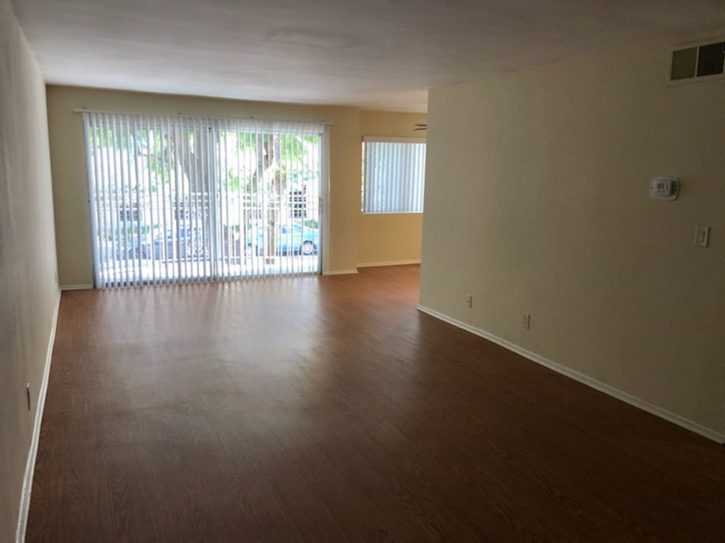Encino Apartment: 5204 Yarmouth Ave.