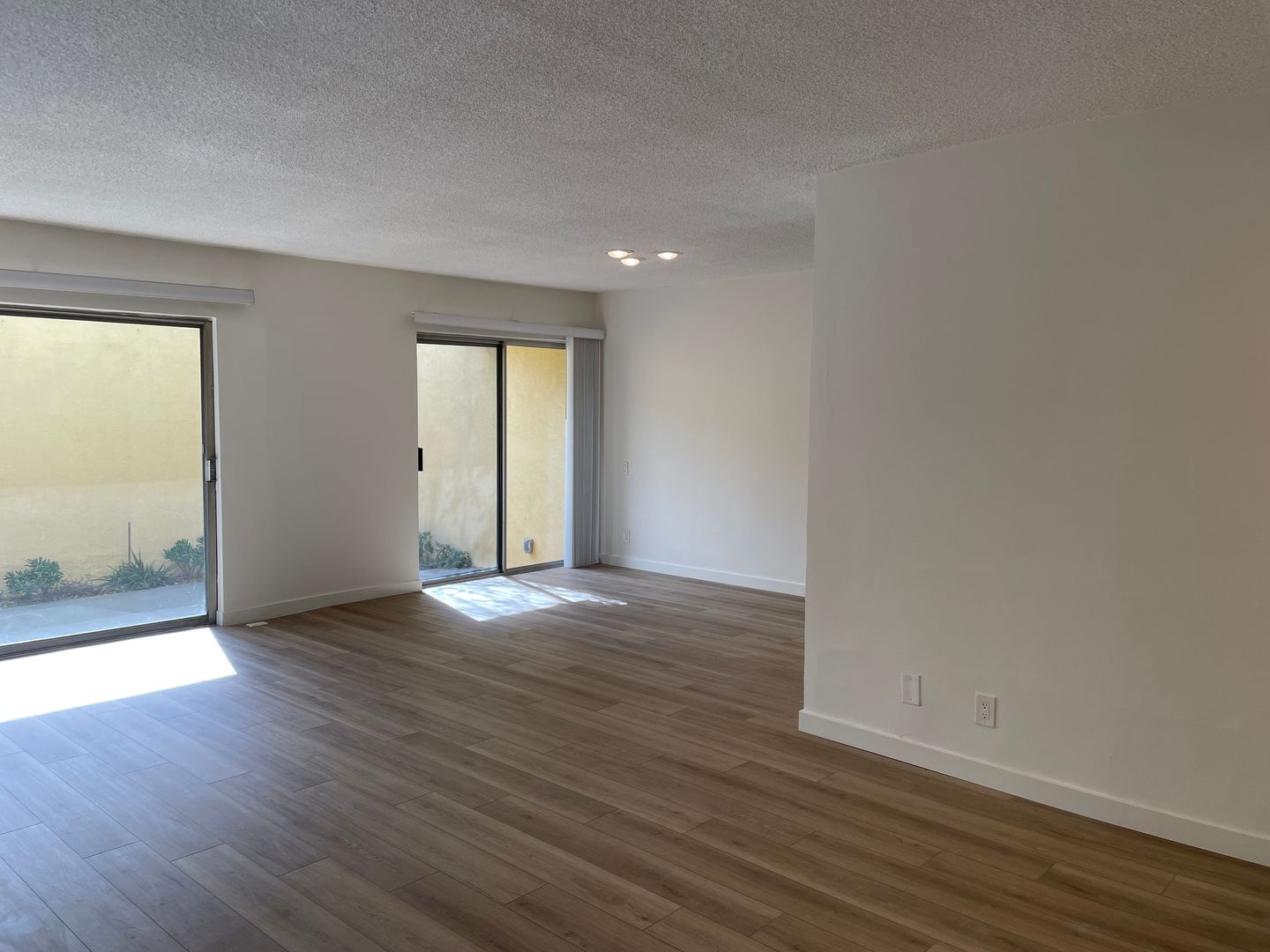 Sherman Oaks Apartment: 14400 Addison St.