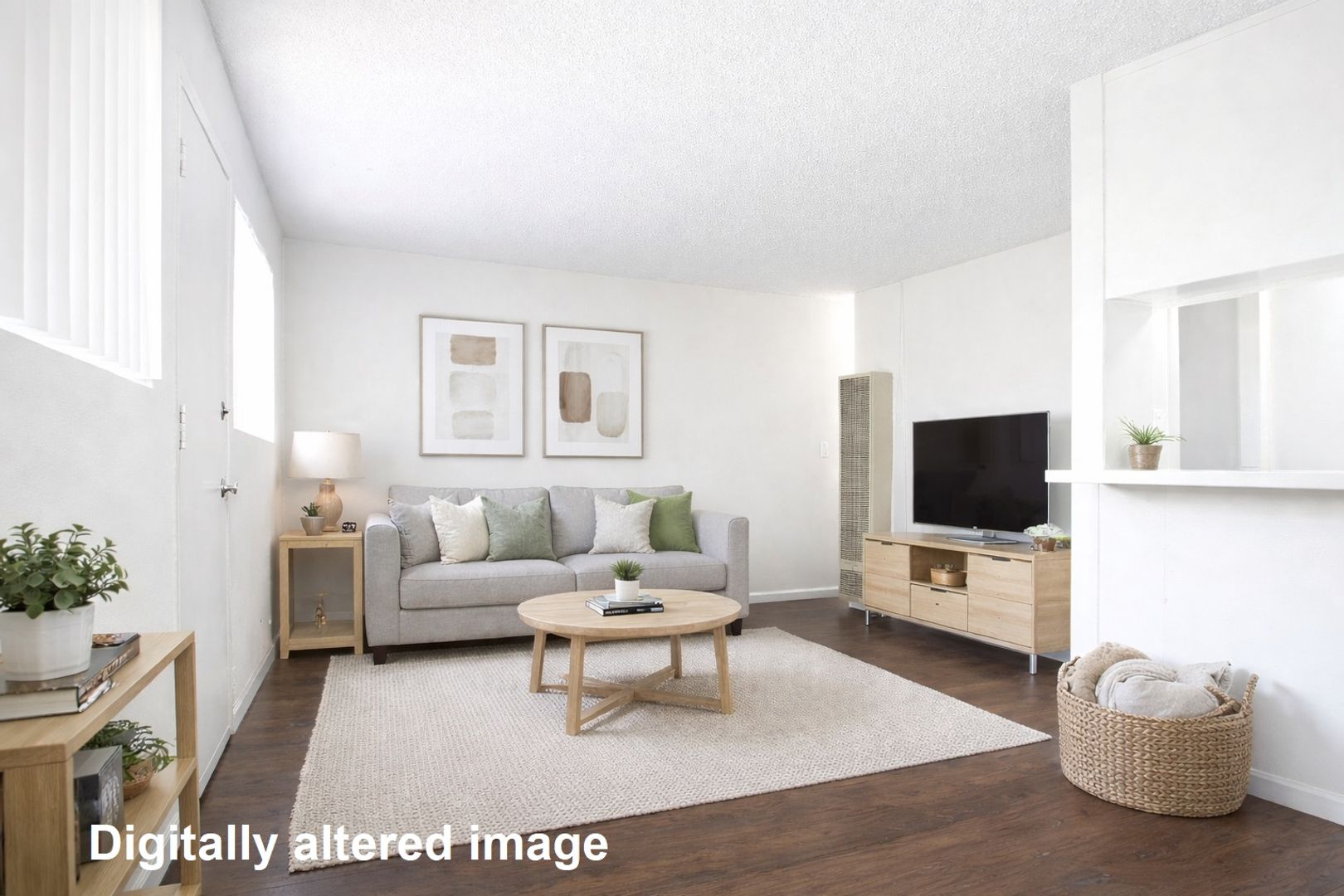 Van Nuys Apartment: 15425 Vanowen St.