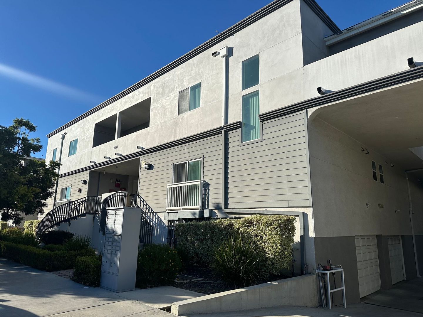 North Hills Apartment: 15121 Rayen Street