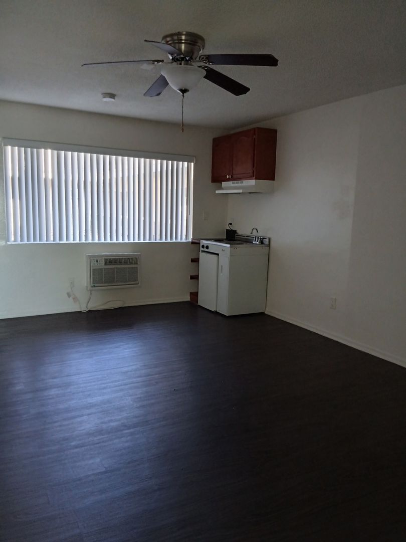 Los Angeles Apartment: 321 S. Hobart Blvd