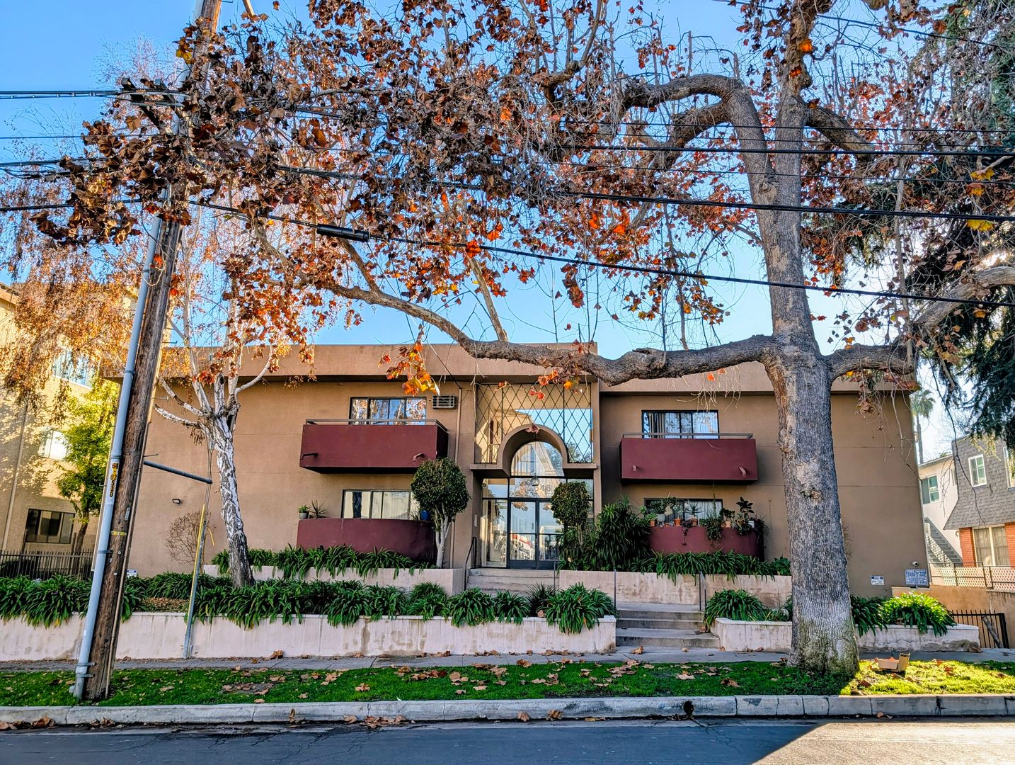 Sherman Oaks Apartment: 14646 Dickens Street