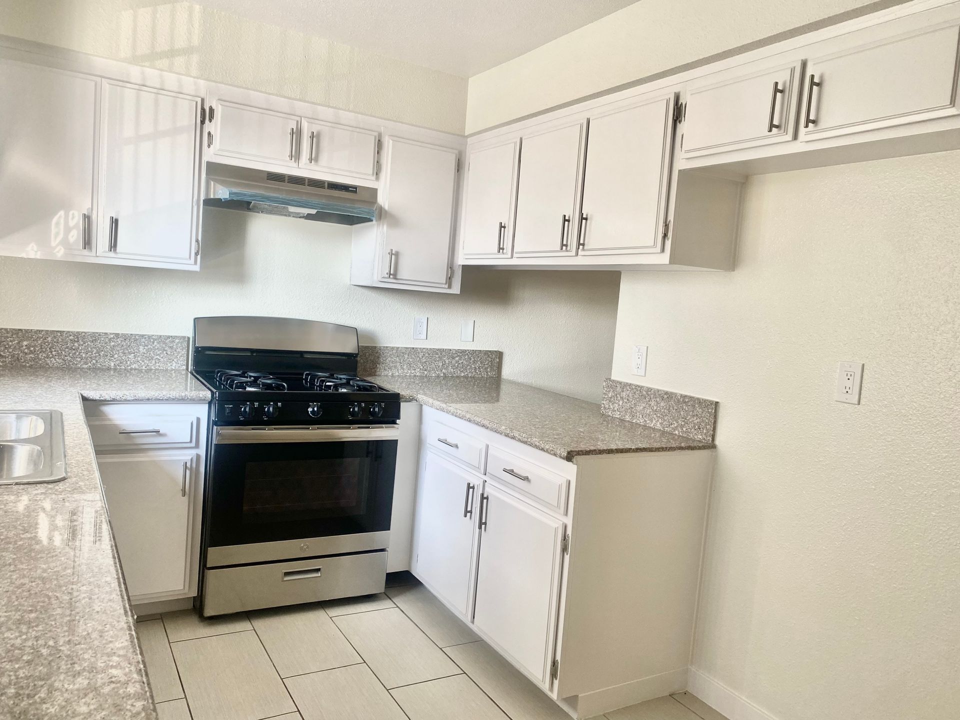 Sun Valley Apartment: 11970-80 Allegheny St.