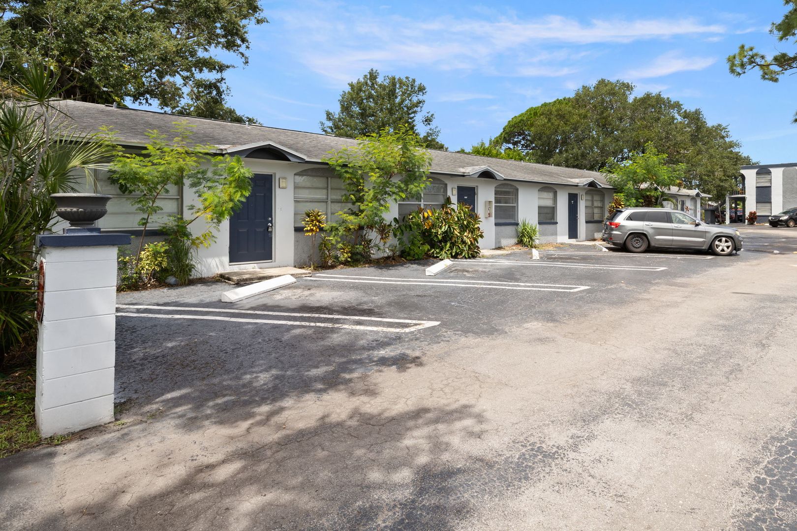 Pinellas Park Apartment: 4249 76th Ave N