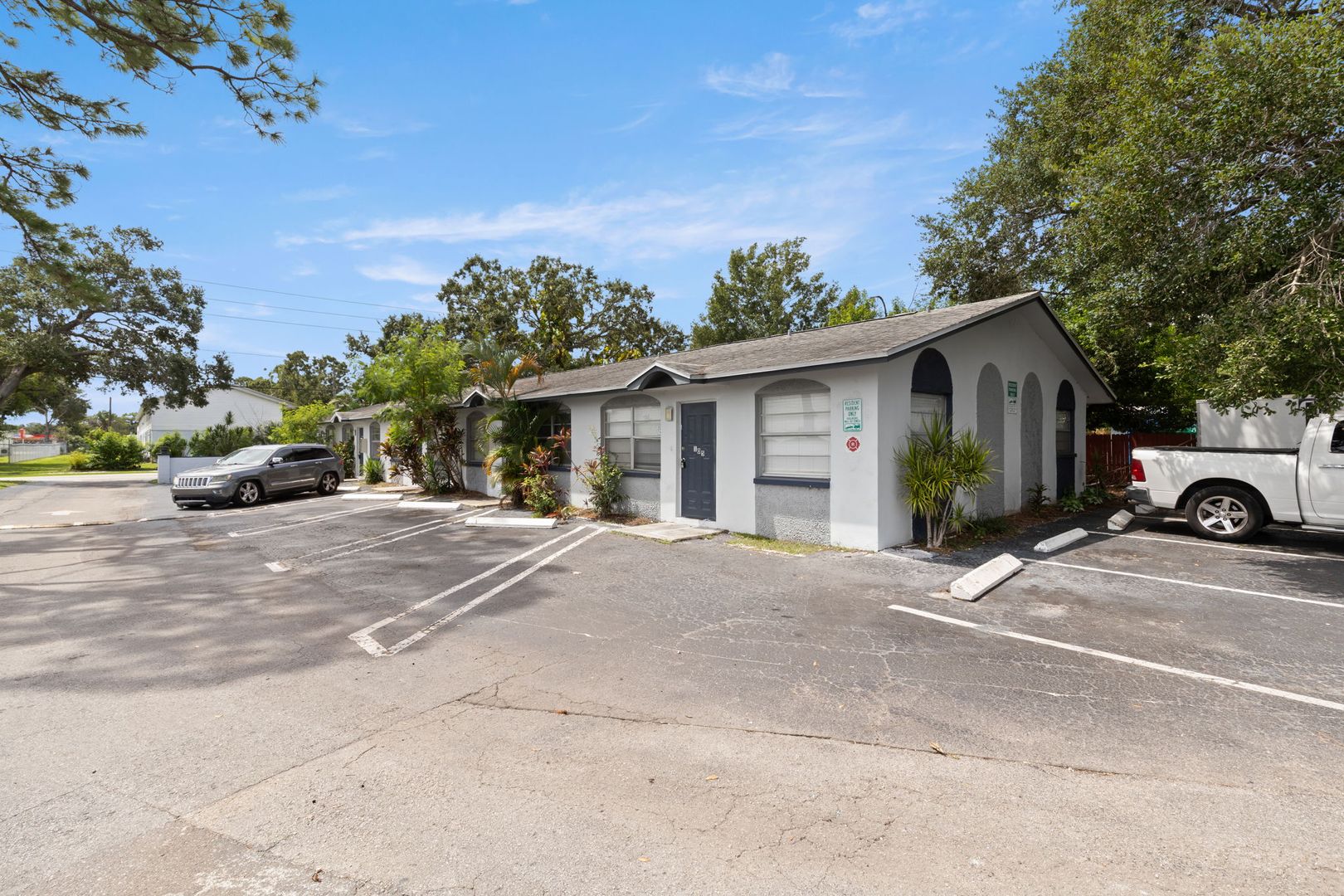 Pinellas Park Apartment: 4249 76th Ave N
