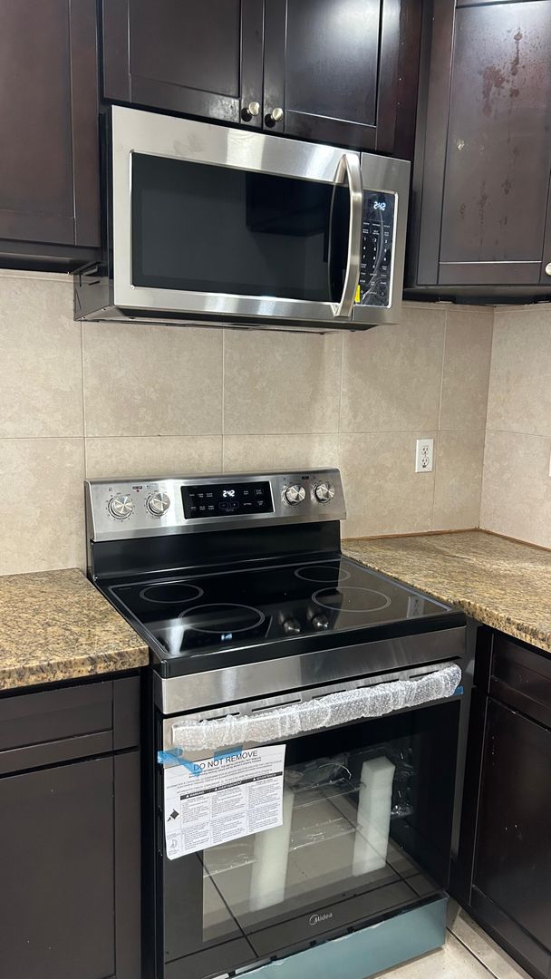 North Miami Beach Apartment: 2121 NE 168th Street