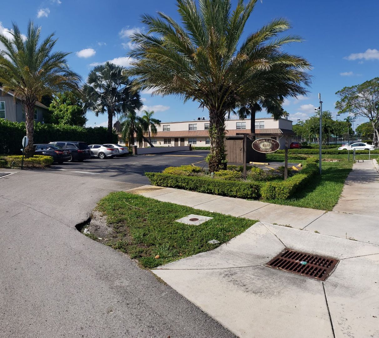 Oakland Park Apartment: 4100 NW 16th Ave