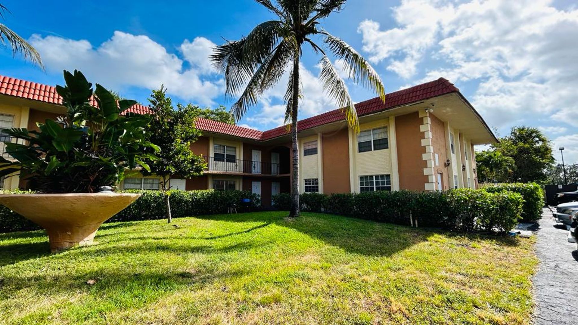 Pompano Beach Apartment: 978 SW 10th Drive