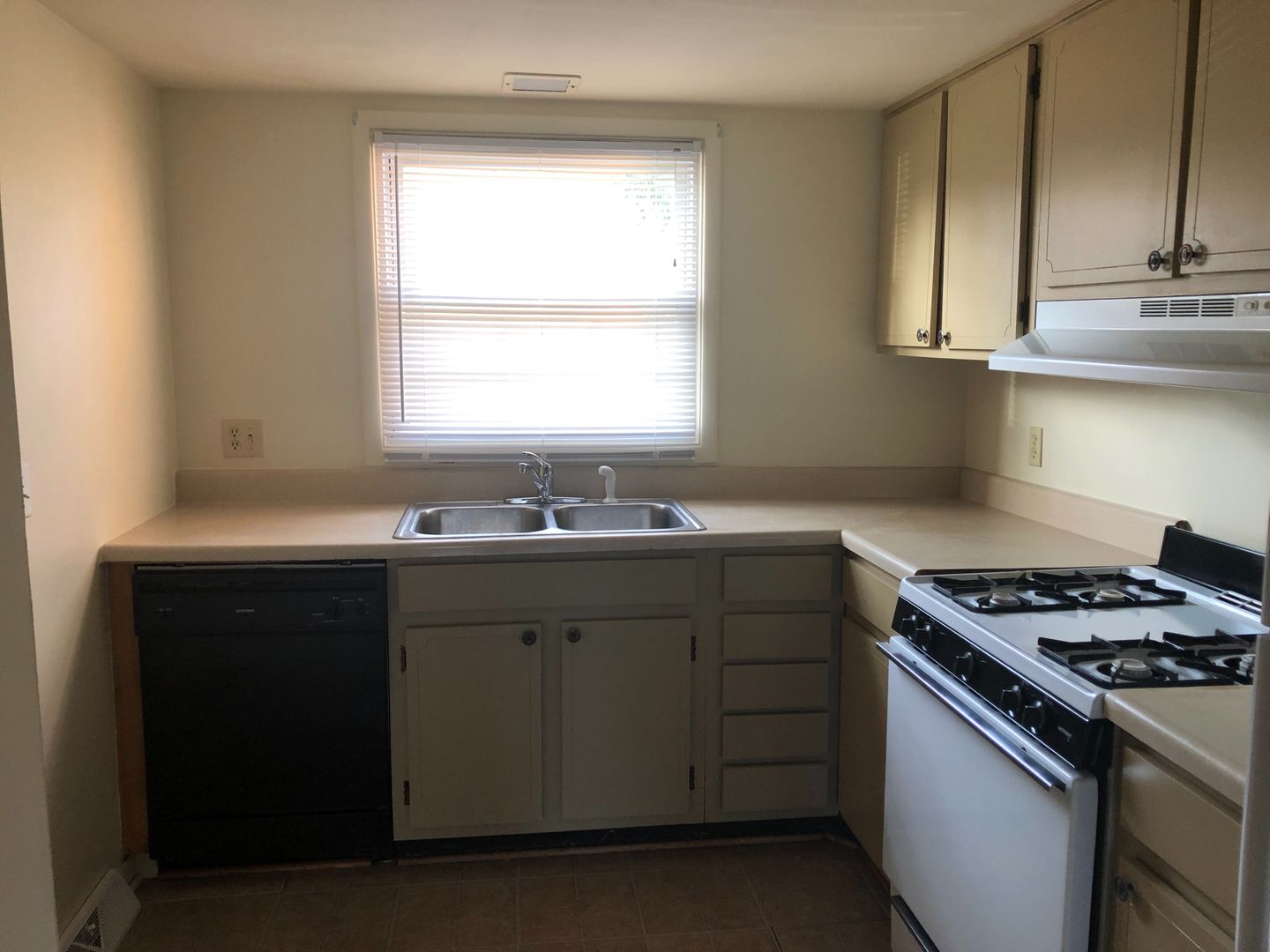 Culpeper Apartment: Redbud Street