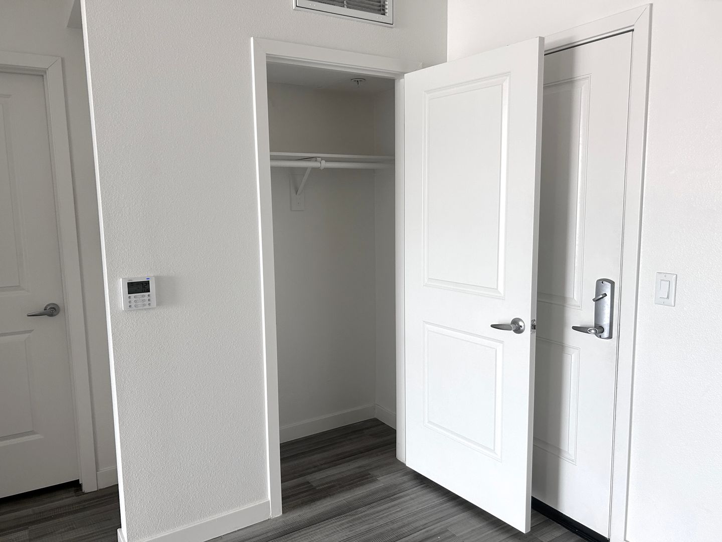 Los Angeles Apartment: 706 N Alvarado Street