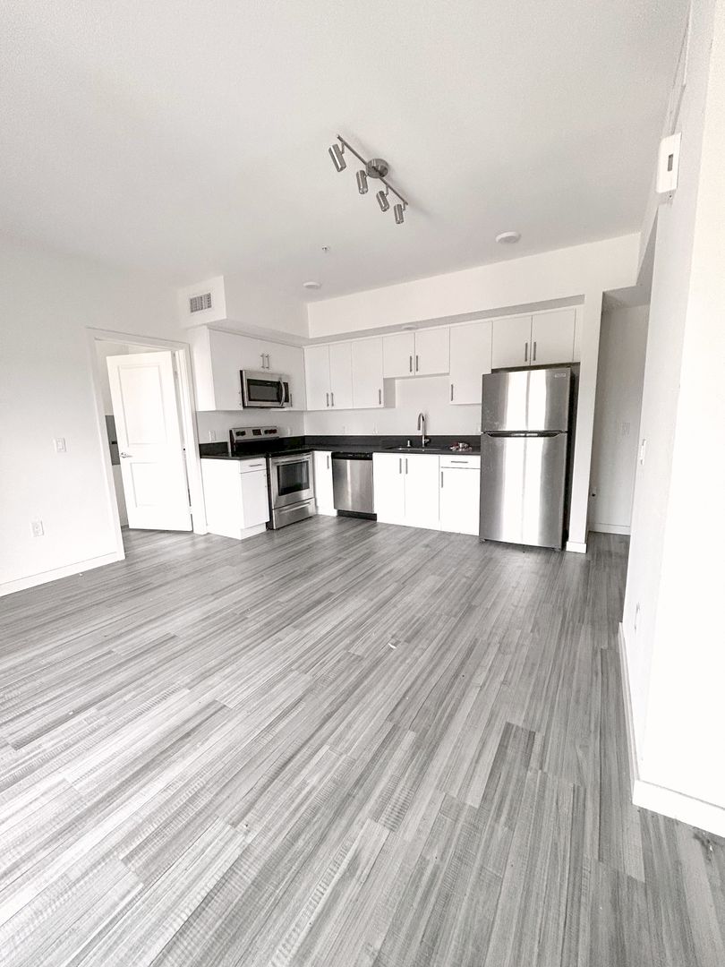 Los Angeles Apartment: 706 N Alvarado Street