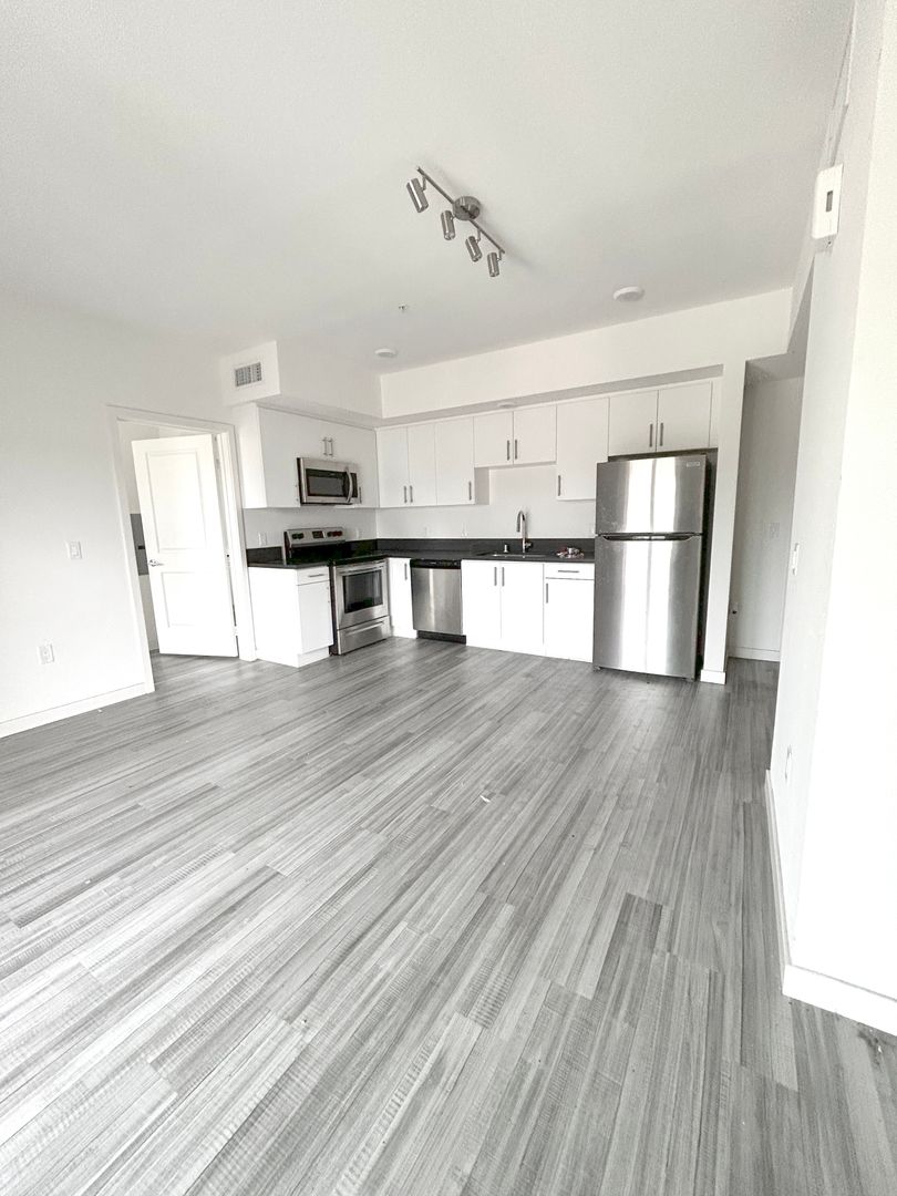 Los Angeles Apartment: 706 N Alvarado Street