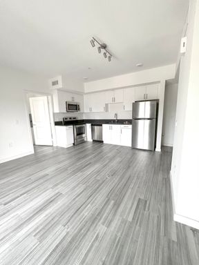 Beautiful Modern Two Bedroom at Echo Park – photo 1