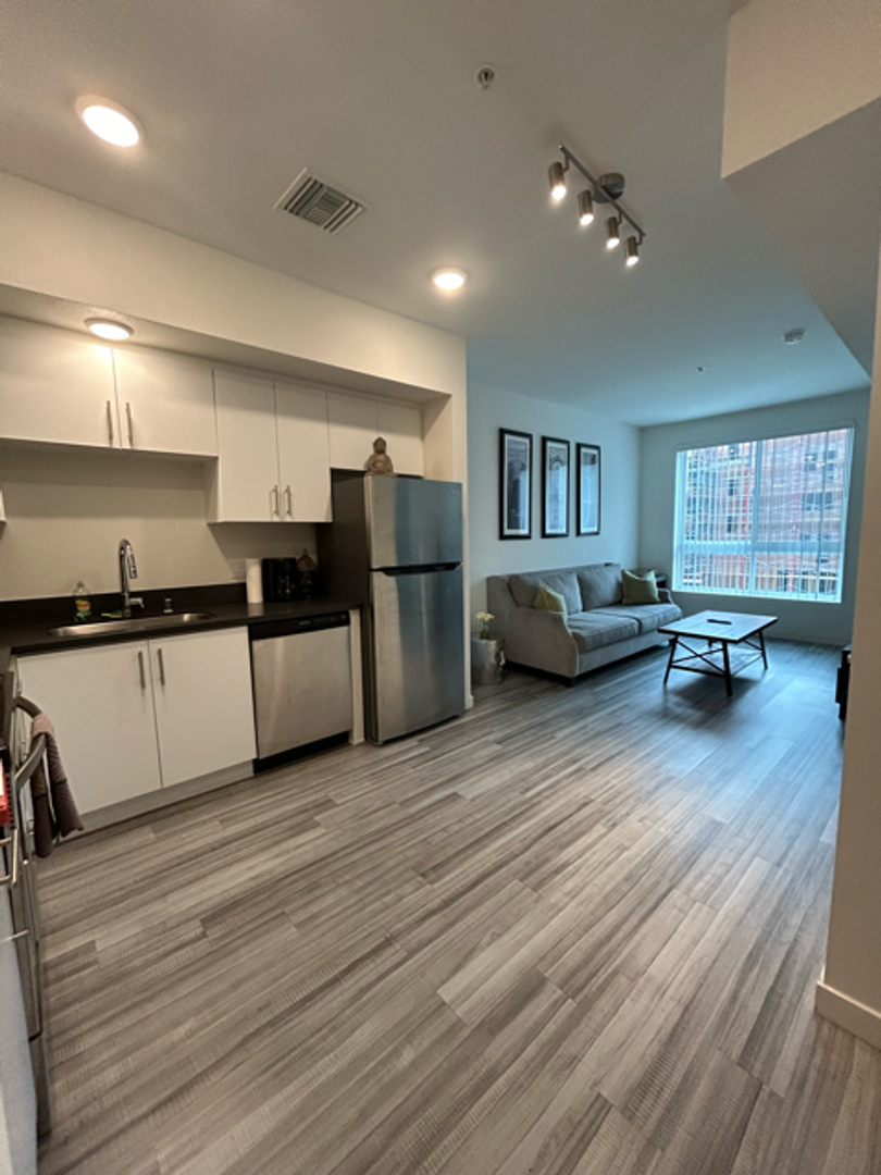 Los Angeles Apartment: 706 N Alvarado Street